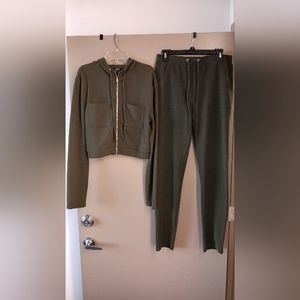 Two piece set